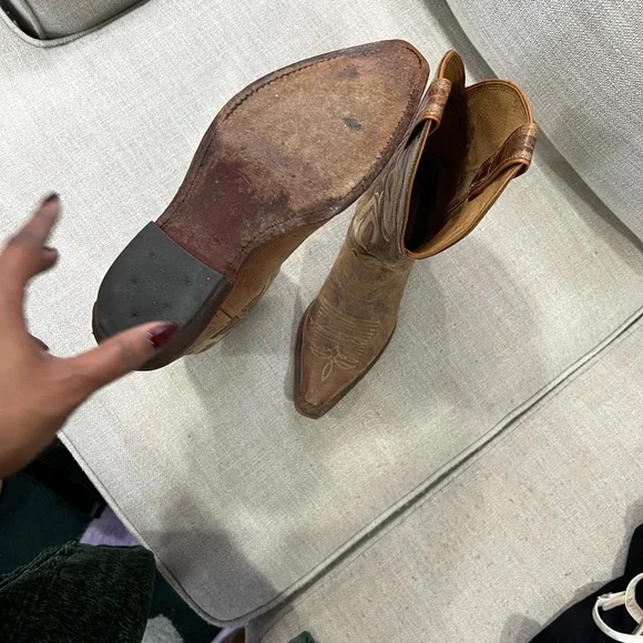 Justin Boots Distressed Brown Western Boots - Picture 5 of 7